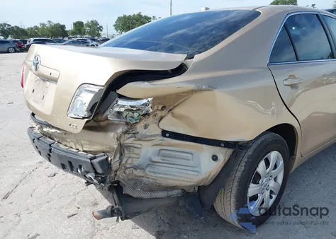 2011 Toyota Camry Le z USA, uszkodzony, nr VIN 4T1BF3EKXBU166147